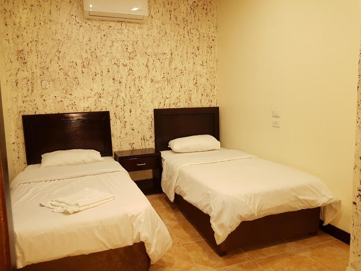 Siveen Hotel Amman Exterior photo